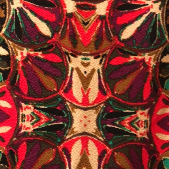 Ladies skirt size small. New with tags. - Picture 3 of 4